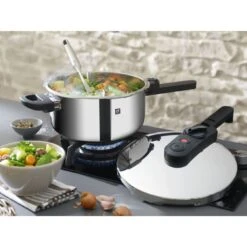 Zwilling Set Pentola A Pressione - 6-pz., 18/10 Acciaio Inossidabile 8 Zwilling Set Pentola A Pressione - 6-pz., 18/10 Acciaio Inossidabile -Staub Shop 000008259