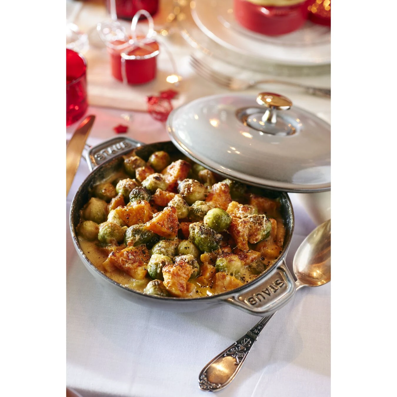 Staub Pirofila Con Coperchio Rotonda - 20 Cm, Grigio Grafite 4 Staub Pirofila Con Coperchio Rotonda - 20 Cm, Grigio Grafite - immagine 4