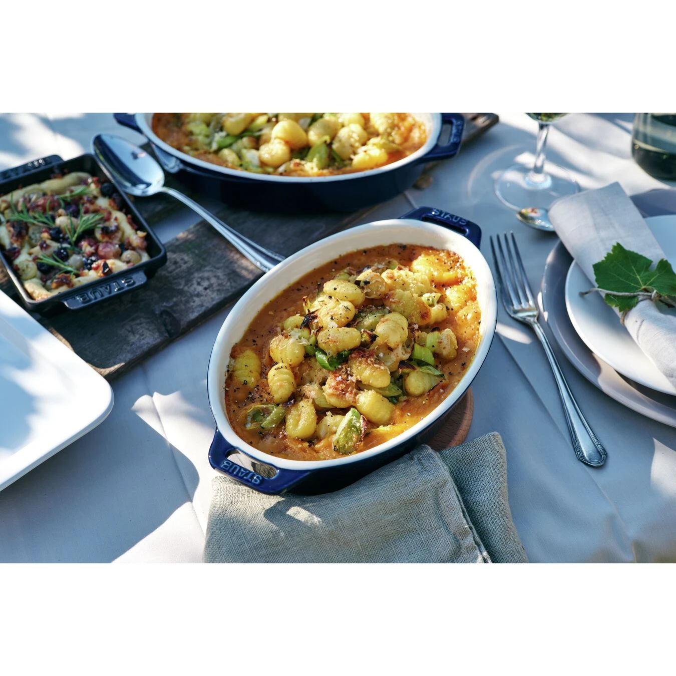 Staub Pirofila Ovale - 23 Cm, Blu Scuro 4 Staub Pirofila Ovale - 23 Cm, Blu Scuro - immagine 4