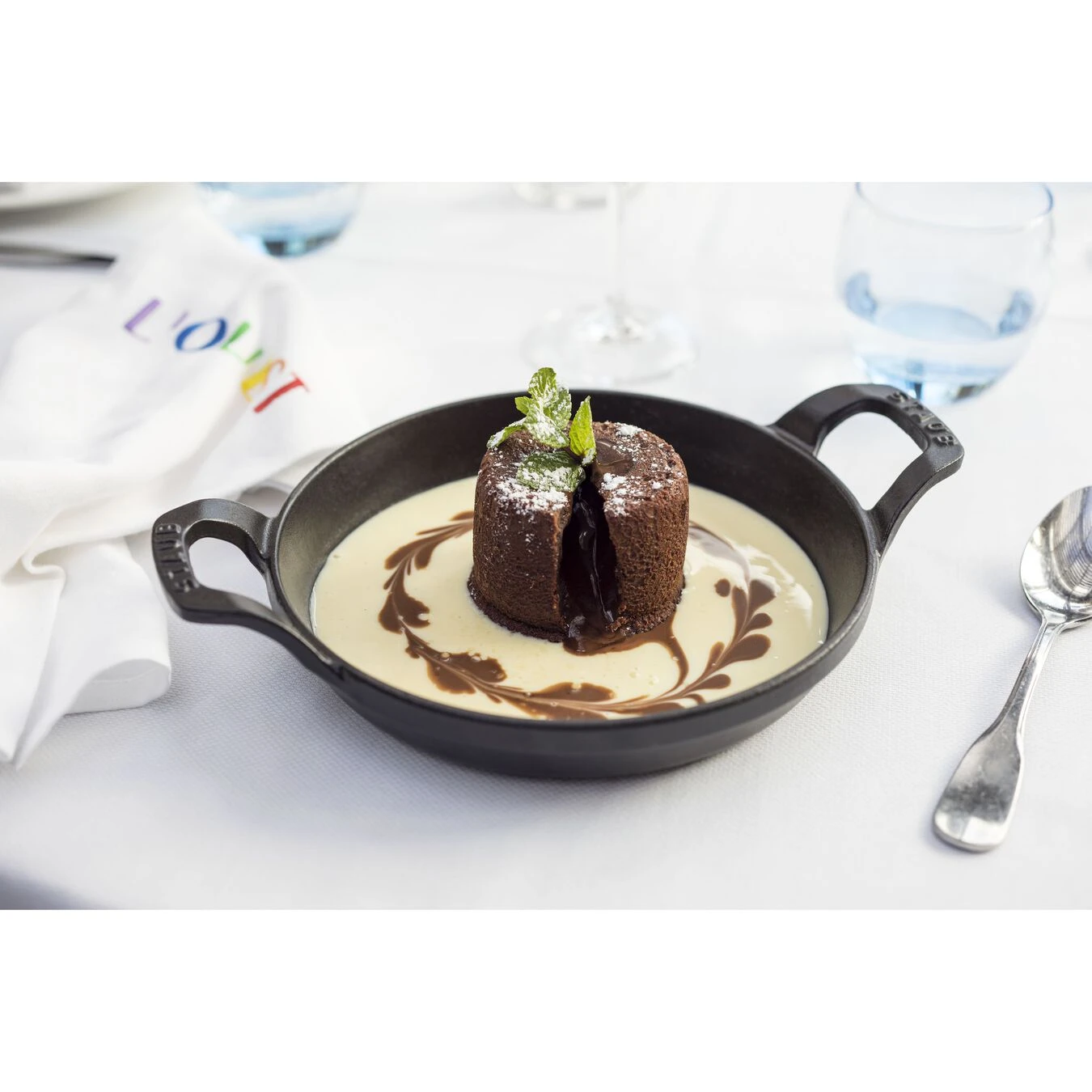 Staub Pirofila Rotonda - 12 Cm, Nera 2 Staub Pirofila Rotonda - 12 Cm, Nera - immagine 2