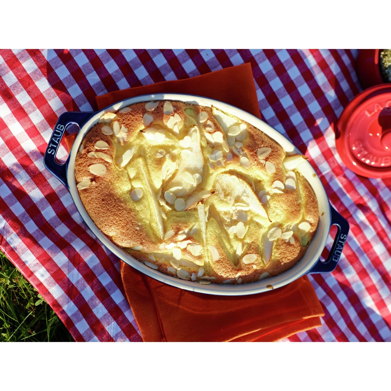 Staub Pirofila Ovale - 23 Cm, Blu Scuro 5 Staub Pirofila Ovale - 23 Cm, Blu Scuro - immagine 5