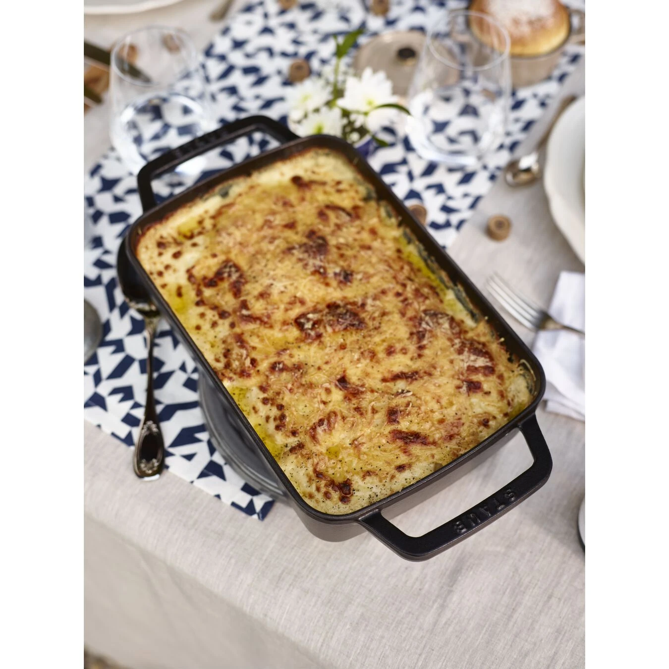 Staub Pirofila Rettangolare - 30 X 20 Cm, Grigio Grafite 3 Staub Pirofila Rettangolare - 30 X 20 Cm, Grigio Grafite - immagine 3