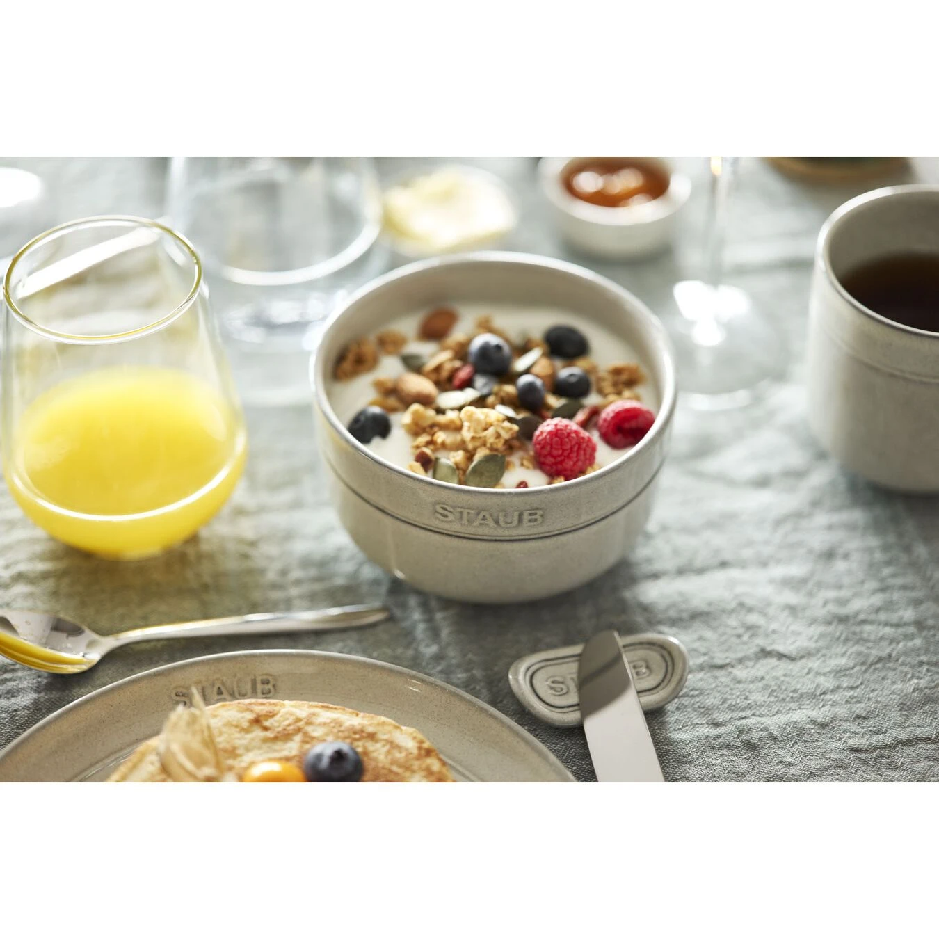 Staub Ciotola Rotonda - 10 Cm, Tartufo Bianco 2 Staub Ciotola Rotonda - 10 Cm, Tartufo Bianco - immagine 2