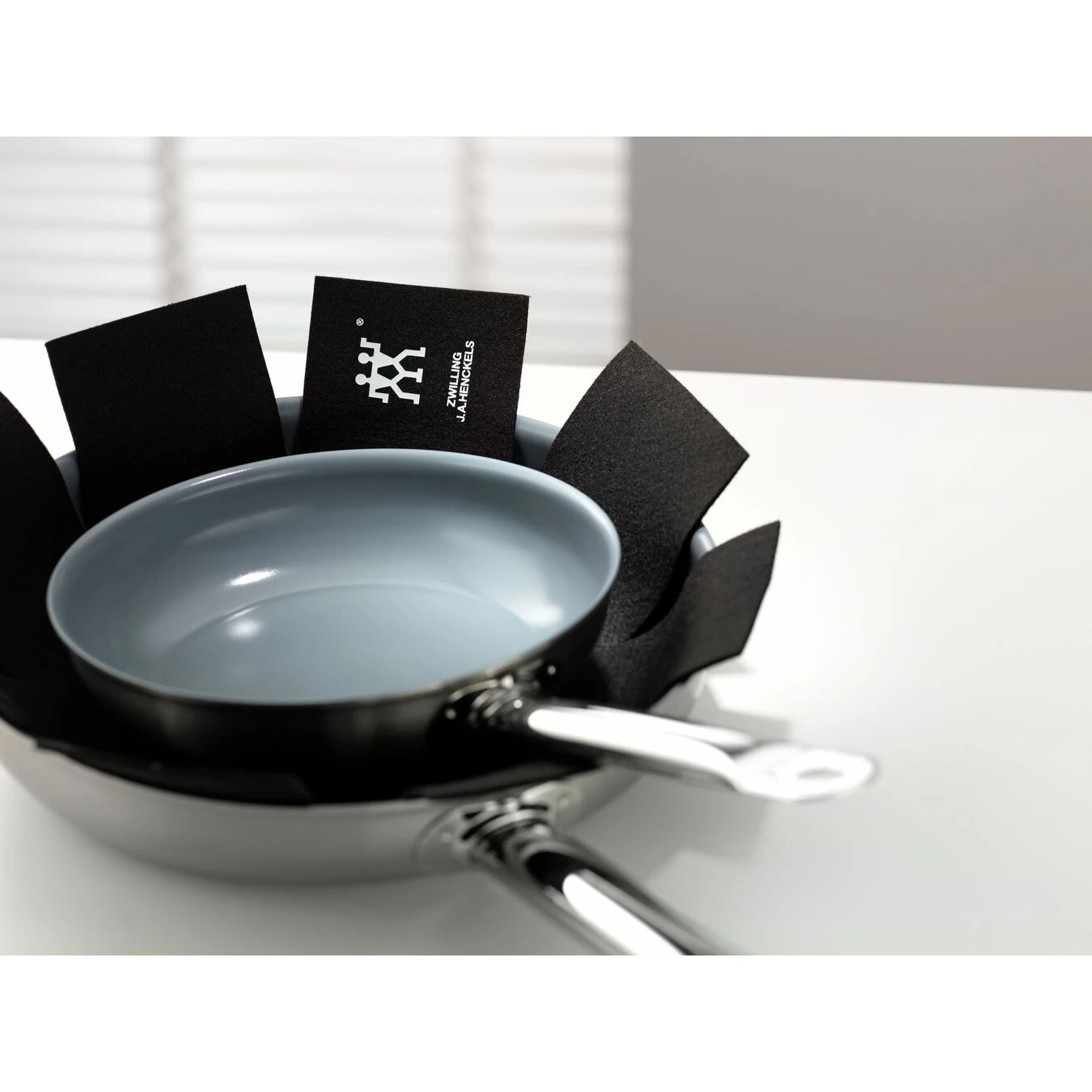 Zwilling Protezione Per Padelle, Feltro, Nera 2 Zwilling Protezione Per Padelle, Feltro, Nera - immagine 2