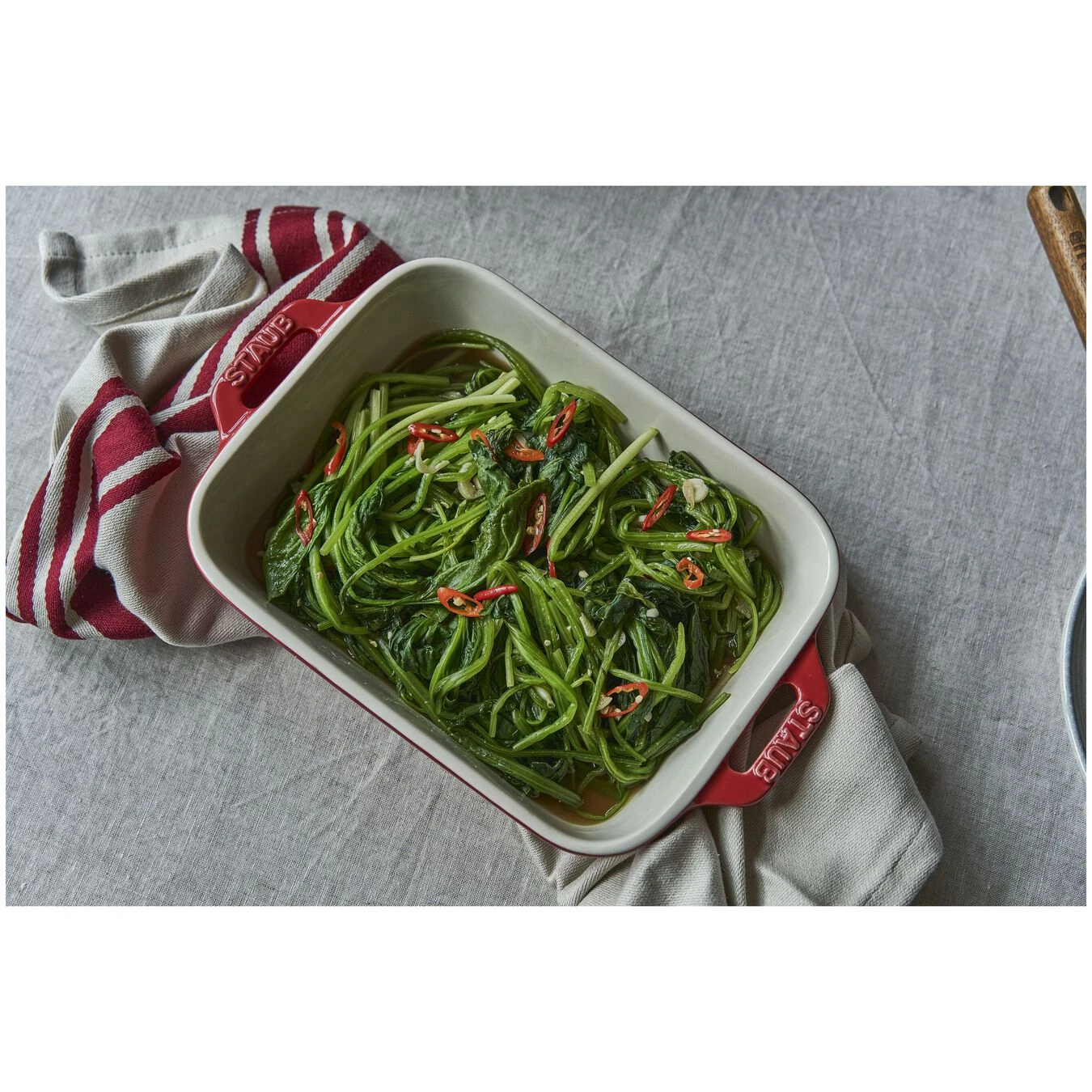 Staub Pirofila Rettangolare - 20 X 16 Cm, Ciliegia 5 Staub Pirofila Rettangolare - 20 X 16 Cm, Ciliegia - immagine 5