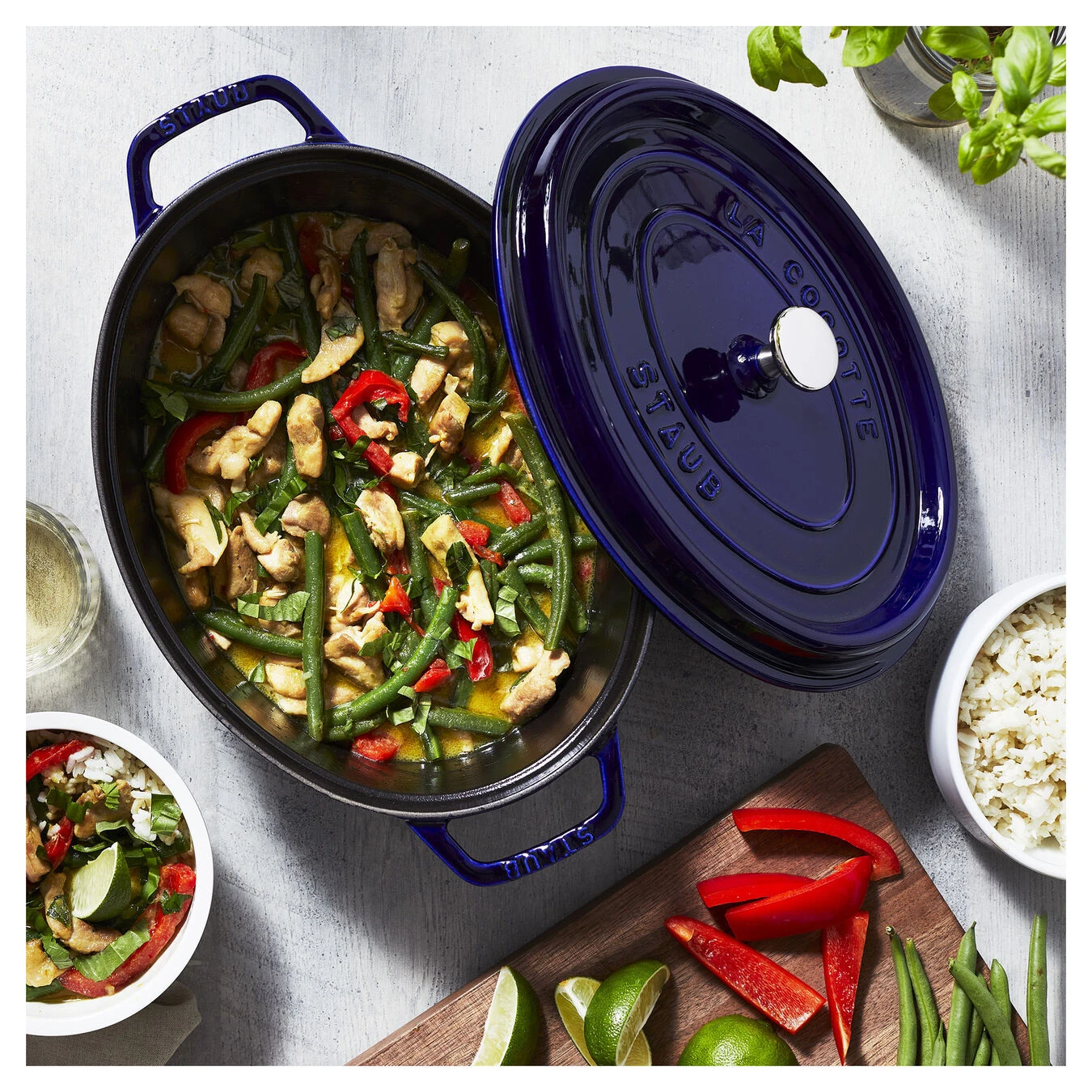 Staub Cocotte Ovale - 31 Cm, Blu Scuro 6 Staub Cocotte Ovale - 31 Cm, Blu Scuro - immagine 6