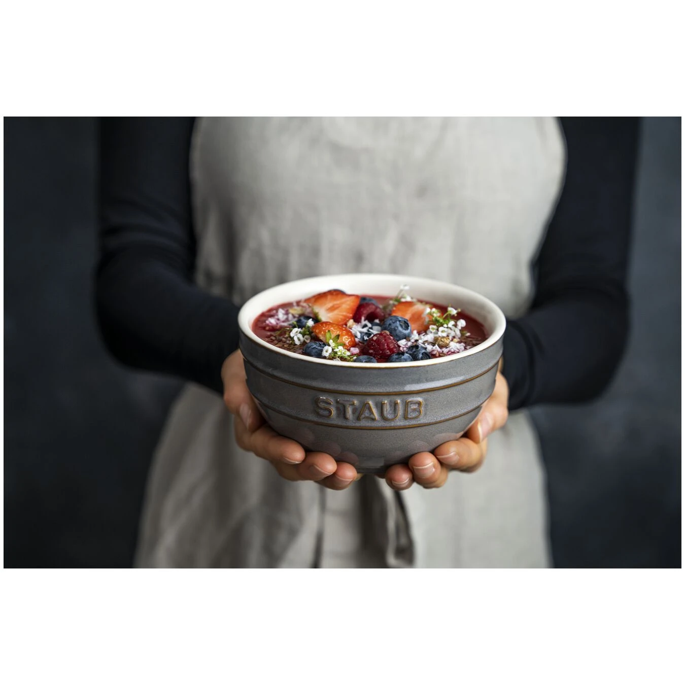 Staub Ciotola Rotonda - 14 Cm, Colore Grigio Antico 3 Staub Ciotola Rotonda - 14 Cm, Colore Grigio Antico - immagine 3