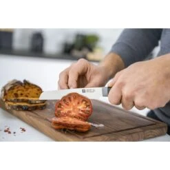 Zwilling Coltello Universale Seghettato - 13 Cm, Nero 6 Zwilling Coltello Universale Seghettato - 13 Cm, Nero -Staub Shop 750038014