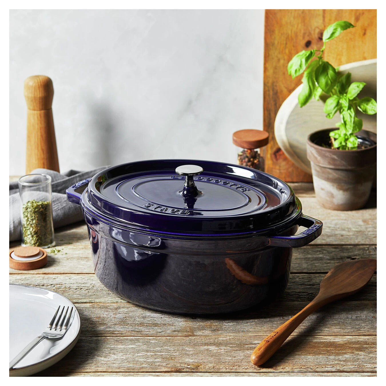 Staub Cocotte Ovale - 31 Cm, Blu Scuro 5 Staub Cocotte Ovale - 31 Cm, Blu Scuro - immagine 5