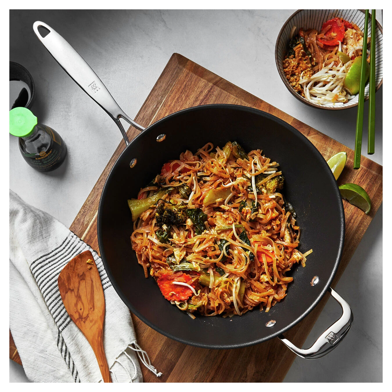 Zwilling Wok - 30 Cm, Alluminio, Duraslide Ti-X 6 Zwilling Wok - 30 Cm, Alluminio, Duraslide Ti-X - immagine 6