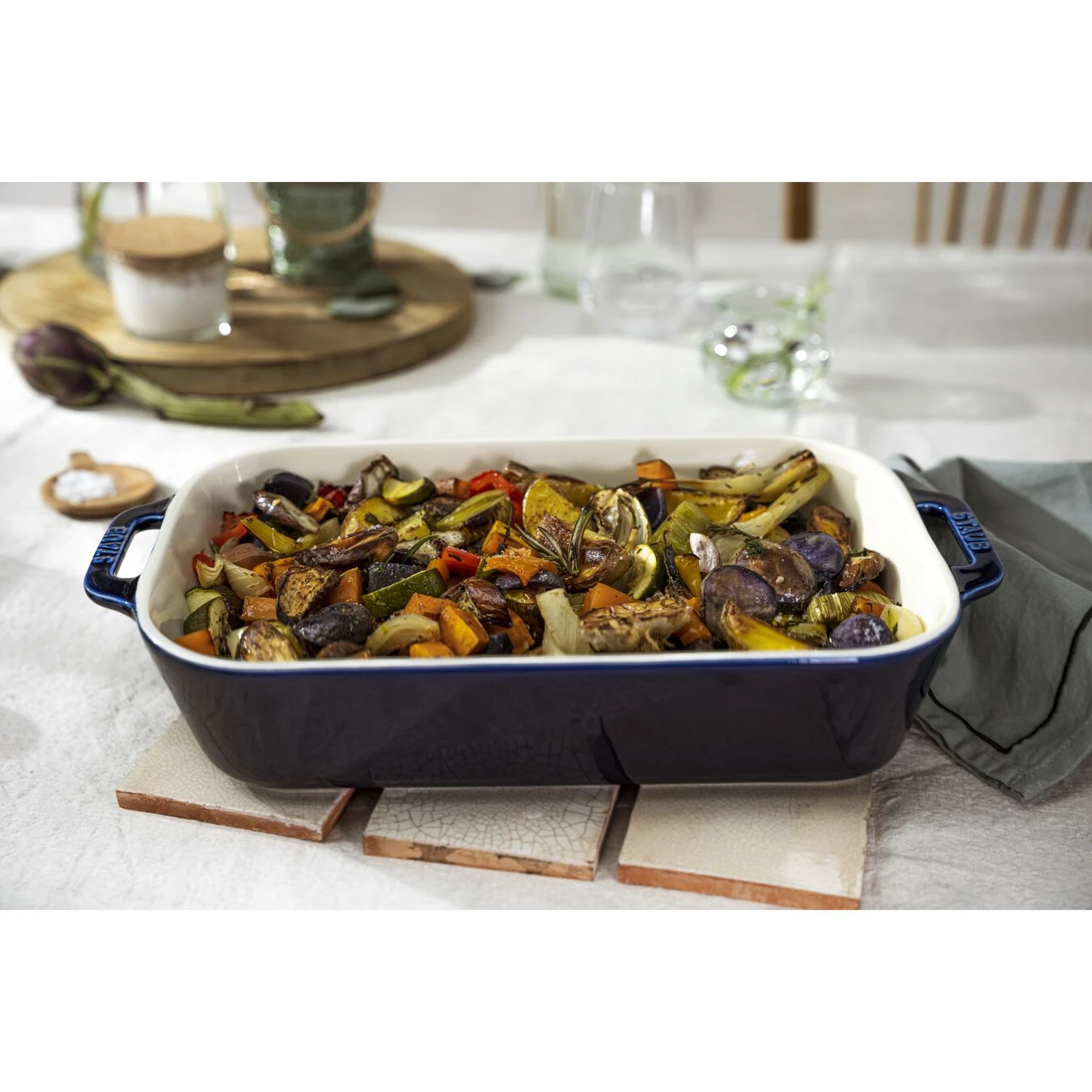 Staub Pirofila Rettangolare - 34 X 24 Cm, Blu Scuro 6 Staub Pirofila Rettangolare - 34 X 24 Cm, Blu Scuro - immagine 6